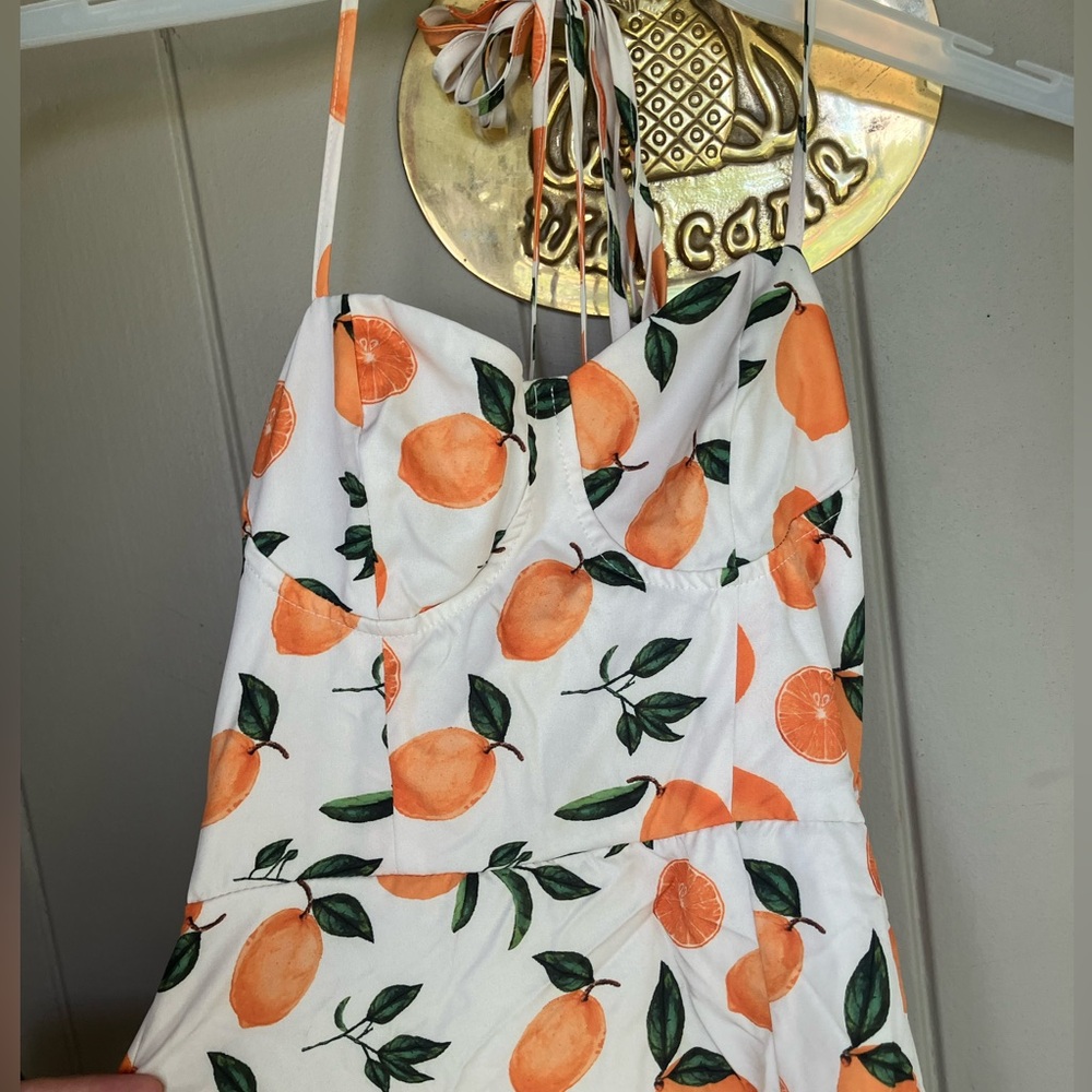 Structured pin up style dress with lemons and oranges - Picture 3 of 6